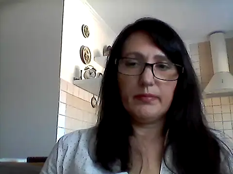Snapshot of Elena48324 chatting on April 7, 9:54 am Elena48324 online show from April 7, 9:54 am