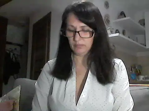 Snapshot of Elena48324 chatting on April 8, 5:13 pm Elena48324 online show from April 8, 5:13 pm
