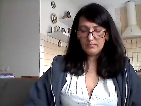 Snapshot of Elena48324 chatting on April 13, 10:32 am Elena48324 online show from April 13, 10:32 am