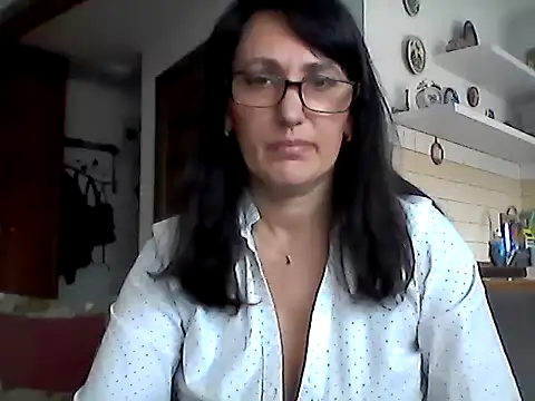 Snapshot of Elena48324 chatting on April 15, 11:17 am Elena48324 online show from April 15, 11:17 am