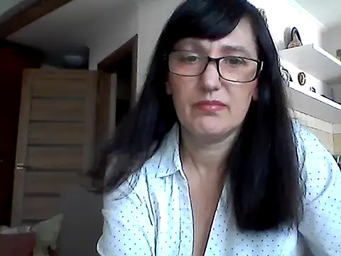 Snapshot of Elena48324 chatting on April 17, 10:18 am Elena48324 online show from April 17, 10:18 am