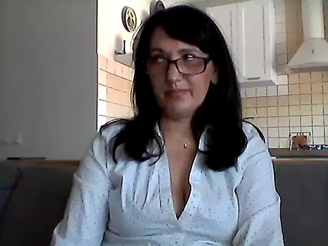 Snapshot of Elena48324 chatting on May 10, 9:36 am Elena48324 online show from May 10, 9:36 am