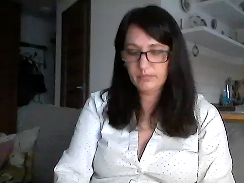 Snapshot of Elena48324 chatting on May 13, 5:21 pm Elena48324 online show from May 13, 5:21 pm