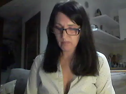 Snapshot of Elena48324 chatting on May 15, 6:15 pm Elena48324 online show from May 15, 6:15 pm