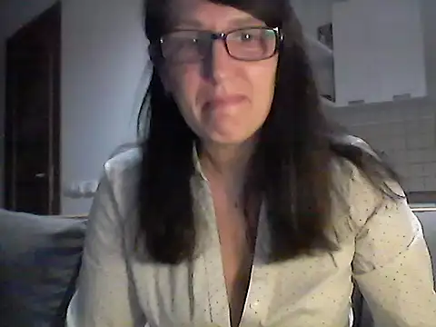 Snapshot of Elena48324 chatting on May 20, 6:03 pm Elena48324 online show from May 20, 6:03 pm