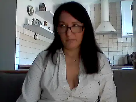 Snapshot of Elena48324 chatting on May 24, 10:53 am Elena48324 online show from May 24, 10:53 am