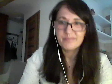 Snapshot of Elena48324 chatting on June 3, 5:29 pm Elena48324 online show from June 3, 5:29 pm