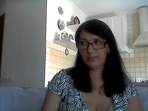 Snapshot of Elena48324 chatting on June 29, 9:26 am Elena48324 online show from June 29, 9:26 am