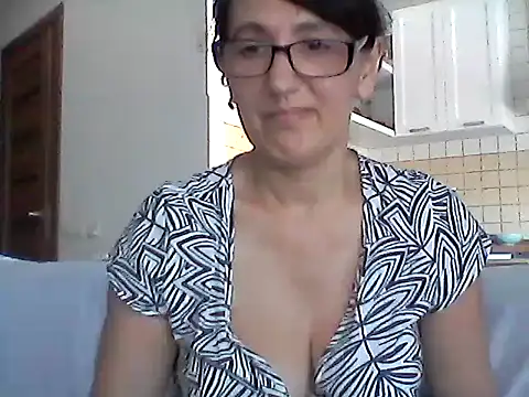 Snapshot of Elena48324 chatting on June 30, 8:15 am Elena48324 online show from June 30, 8:15 am