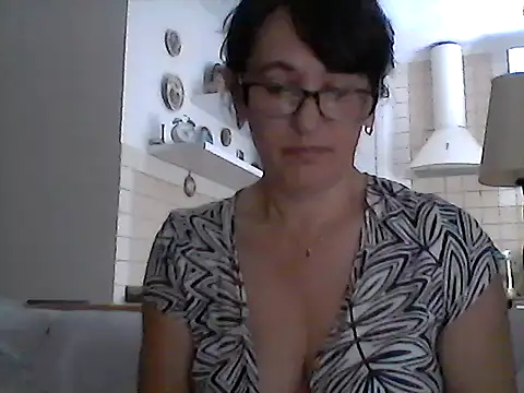 Snapshot of Elena48324 chatting on July 18, 2:10 pm Elena48324 online show from July 18, 2:10 pm