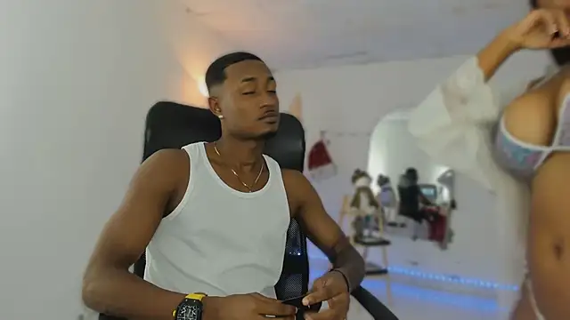 Snapshot of AbonySex69 chatting on December 19, 3:35 am AbonySex69 online show from December 19, 3:35 am