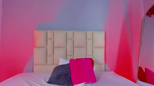 Zafiro  Brown online show from January 15, 12:10 pm