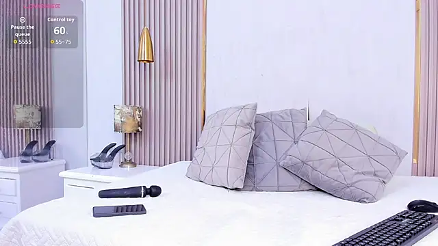 Snapshot of Skylar_Smith_ chatting on October 16, 1:01 pm Skylar Smith online show from October 16, 1:01 pm