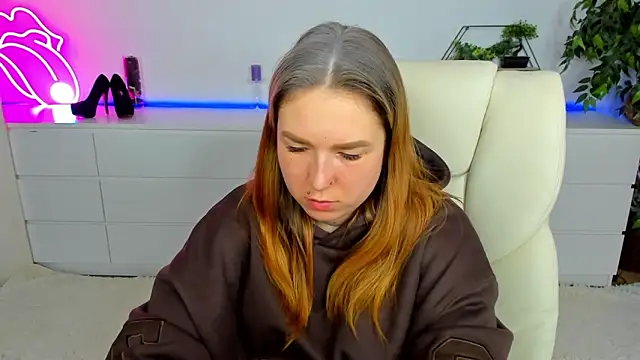 Snapshot of Sofii_darling chatting on February 20, 5:46 pm Sofii darling online show from February 20, 5:46 pm