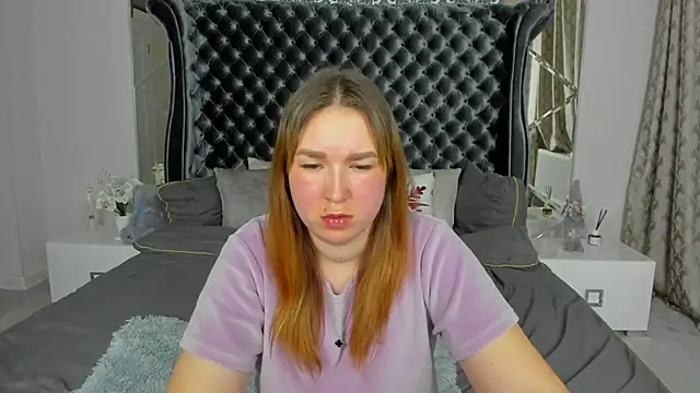 Snapshot of Sofii_darling chatting on February 22, 5:33 pm Sofii darling online show from February 22, 5:33 pm