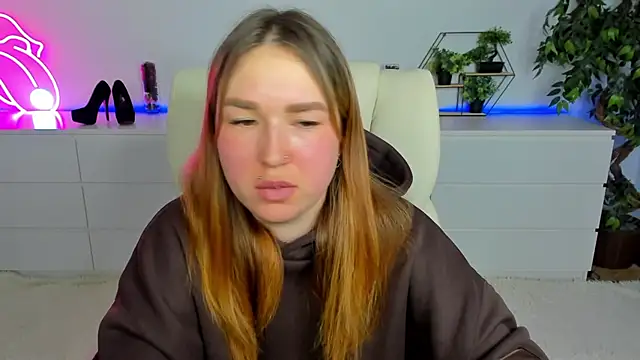 Snapshot of Sofii_darling chatting on February 25, 5:44 pm Sofii darling online show from February 25, 5:44 pm