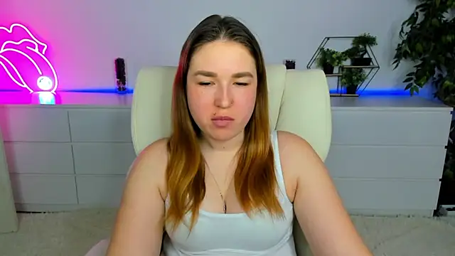 Snapshot of Sofii_darling chatting on February 26, 5:45 pm Sofii darling online show from February 26, 5:45 pm