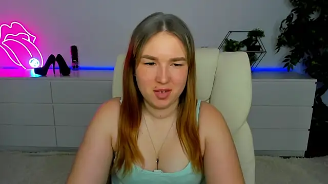 Snapshot of Sofii_darling chatting on March 2, 5:31 pm Sofii darling online show from March 2, 5:31 pm