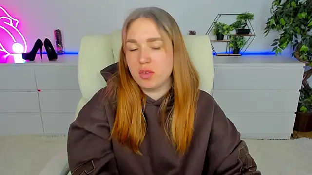 Snapshot of Sofii_darling chatting on March 5, 5:42 pm Sofii darling online show from March 5, 5:42 pm