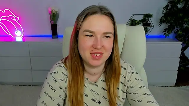 Snapshot of Sofii_darling chatting on March 9, 5:50 pm Sofii darling online show from March 9, 5:50 pm