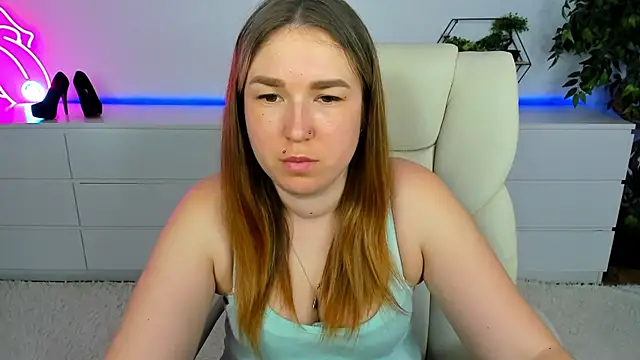 Snapshot of Sofii_darling chatting on March 12, 5:30 pm Sofii darling online show from March 12, 5:30 pm