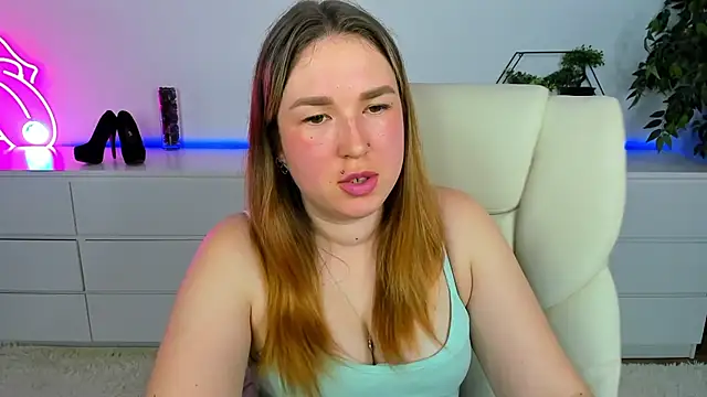 Snapshot of Sofii_darling chatting on March 16, 5:39 pm Sofii darling online show from March 16, 5:39 pm