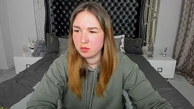 Snapshot of Sofii_darling chatting on March 19, 6:23 pm Sofii darling online show from March 19, 6:23 pm