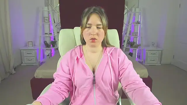 Snapshot of Sofii_darling chatting on March 22, 5:38 pm Sofii darling online show from March 22, 5:38 pm