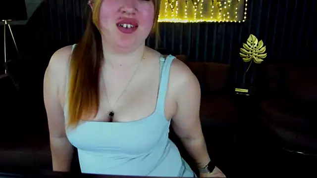 Snapshot of Sofii_darling chatting on March 29, 4:40 pm Sofii darling online show from March 29, 4:40 pm