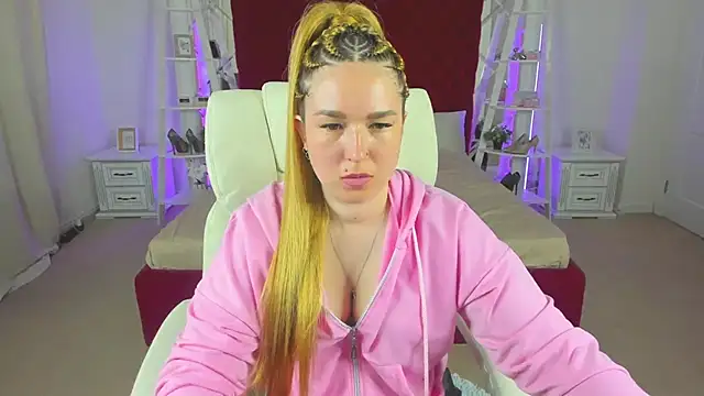 Snapshot of Sofii_darling chatting on March 30, 4:30 pm Sofii darling online show from March 30, 4:30 pm