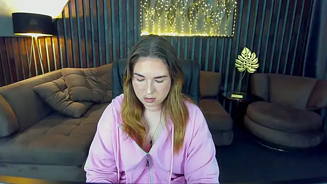 Snapshot of Sofii_darling chatting on May 29, 4:38 pm Sofii darling online show from May 29, 4:38 pm