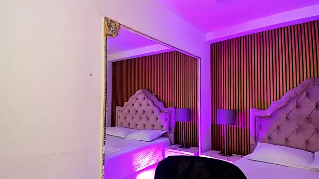 Starbutterflyy  online show from November 12, 4:02 am