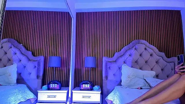 Starbutterflyy  online show from November 13, 4:11 am