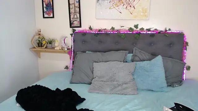 valentini villa online show from February 6, 7:39 pm