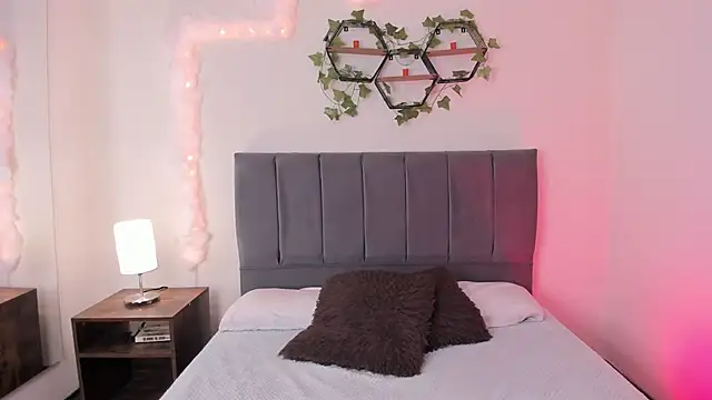 Snapshot of Ambar_gh1 chatting on September 18, 8:22 pm Ambar gh1 online show from September 18, 8:22 pm