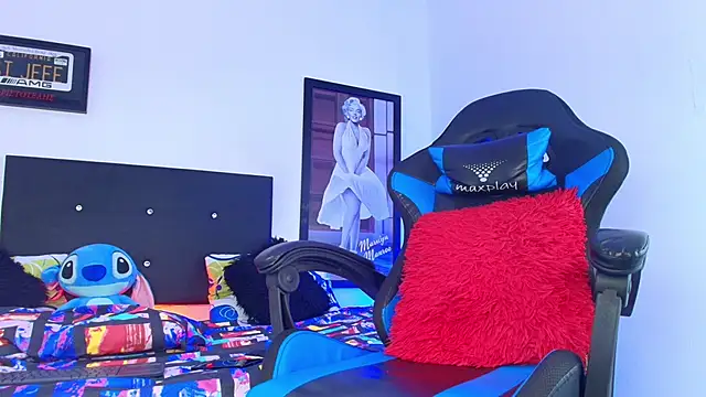 Snapshot of Luke_Stone chatting on September 25, 2:21 pm Luke Stone online show from September 25, 2:21 pm