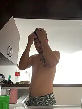 Snapshot of Luke_Stone chatting on September 27, 2:00 pm Luke Stone online show from September 27, 2:00 pm