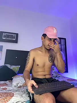 Snapshot of Luke_Stone chatting on October 17, 5:48 pm Luke Stone online show from October 17, 5:48 pm