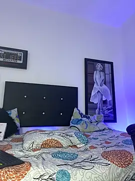 Snapshot of Luke_Stone chatting on October 18, 6:08 pm Luke Stone online show from October 18, 6:08 pm