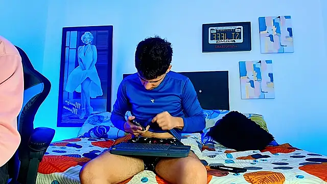 Snapshot of Luke_Stone chatting on October 27, 9:41 pm Luke Stone online show from October 27, 9:41 pm