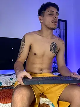 Snapshot of Luke_Stone chatting on November 1, 6:32 pm Luke Stone online show from November 1, 6:32 pm