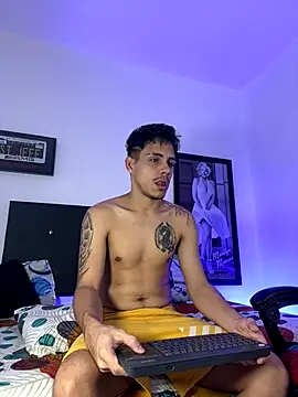 Snapshot of Luke_Stone chatting on November 2, 7:16 pm Luke Stone online show from November 2, 7:16 pm