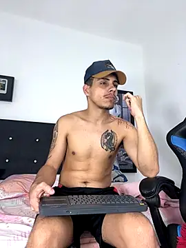 Snapshot of Luke_Stone chatting on November 6, 11:59 pm Luke Stone online show from November 6, 11:59 pm