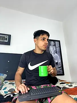 Snapshot of Luke_Stone chatting on November 26, 9:16 pm Luke Stone online show from November 26, 9:16 pm