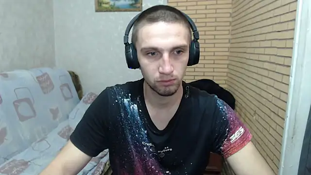 Snapshot of Alexilon chatting on January 6, 11:47 am Alexilon online show from January 6, 11:47 am