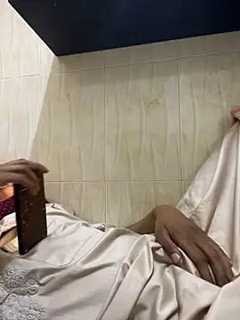 qusai12344 online show from November 16, 10:37 pm