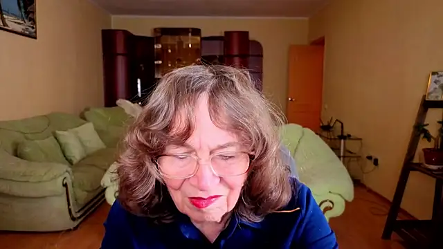 Snapshot of Betty_Brick chatting on December 3, 5:37 am Betty Brick online show from December 3, 5:37 am