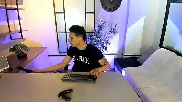 Dustin Sonne online show from October 15, 3:39 am