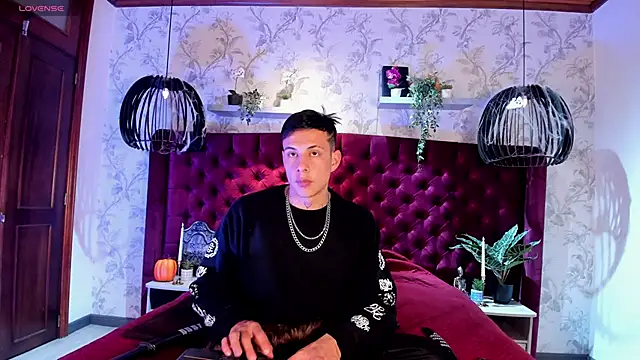 Dustin Sonne online show from November 2, 3:31 am