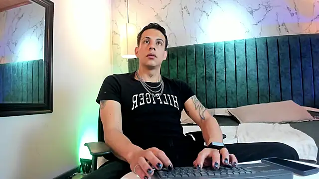 Dustin Sonne online show from June 8, 3:40 am